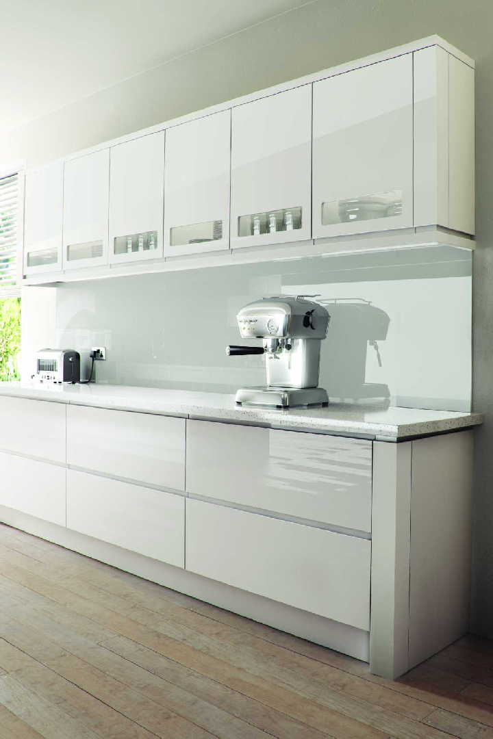 J-Profile Handleless Gloss White Kitchen Units