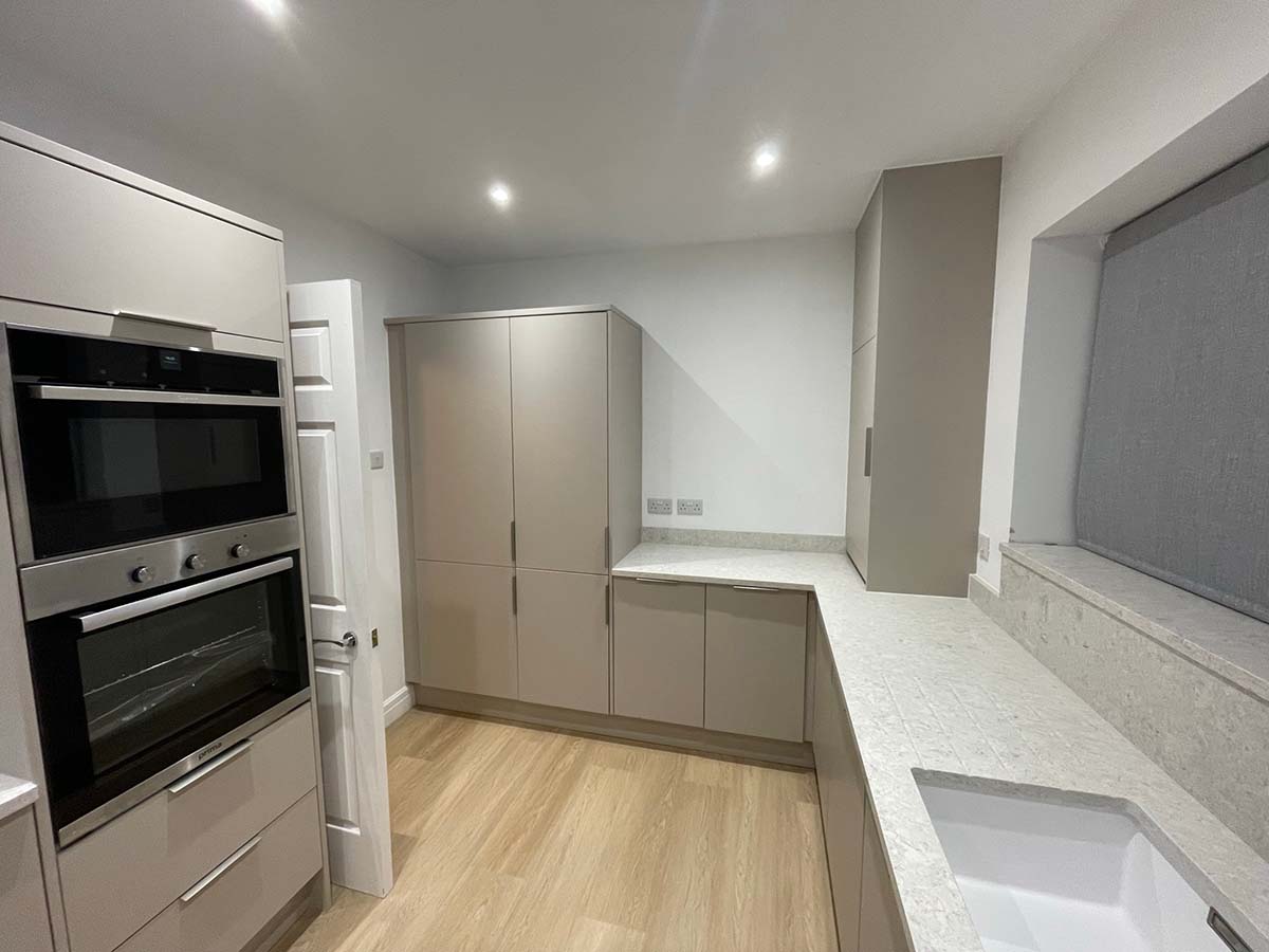Modern kitchen in Cashmere with quartz worktops