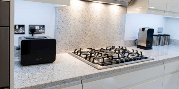 kitchen project 16 hob and rctractor hud