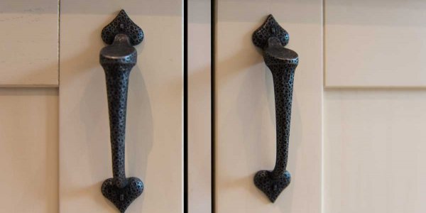project 8 farmhouse style kitchen - unit handles