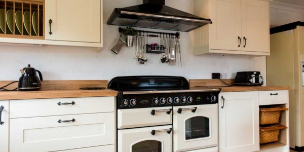 project 8 farmhouse style kitchen - cooker range